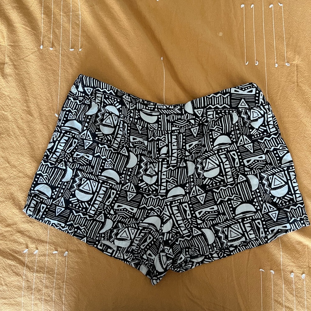 Black and white Flowy tribal shorts size medium